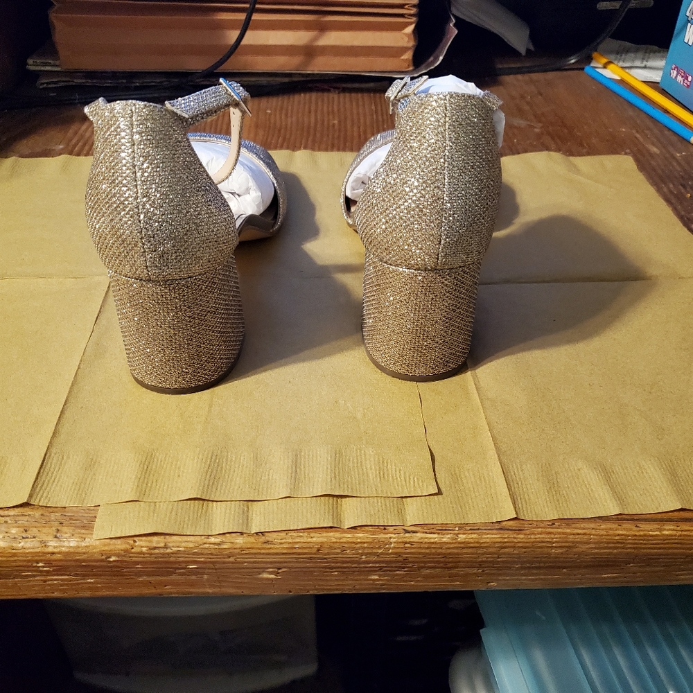 Sandals - Picture 5 of 7